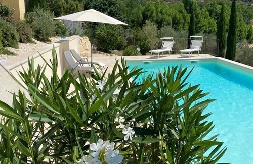 Saint-Saturnin-les-Apt Villa | Charming villa with private swimming pool and a view on Luberon