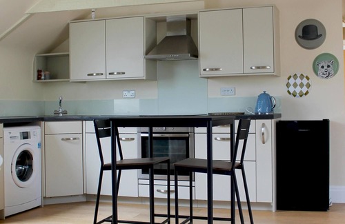 Caerleon Apartment | Charming 1-bed Loft in Caerleon