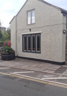 Newport Apartment | Charming 1-Bed loft in Caerleon