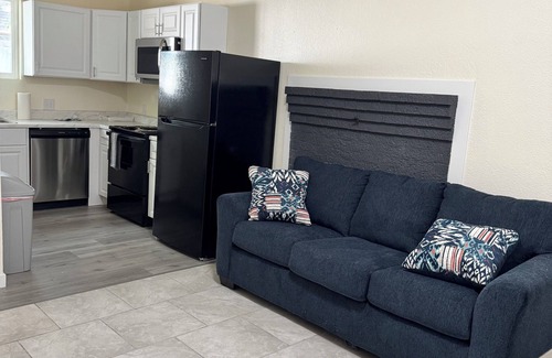 West Colorado Springs Apartment | Charming 1-bedroom apartment in gorgeous Colorado Springs with AC