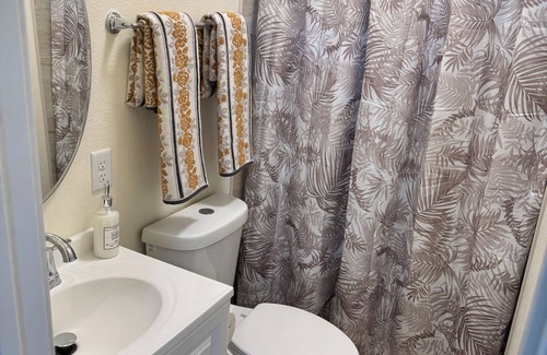 West Colorado Springs Apartment | Charming 1-bedroom apartment in gorgeous Colorado Springs with AC