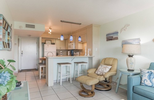 South Padre Island Condo | Charming 1 Bedroom, 3 Minute Walk To The Beach Condo by RedAwning