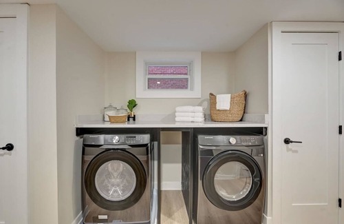 Petworth House | Charming 1-bedroom basement with private entrance near Petworth metro
