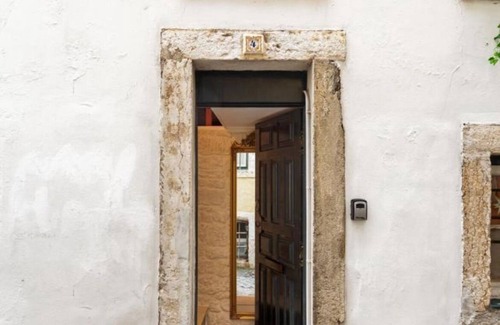 Santa Maria Maior Cottage | Charming 1-bedroom cottage in adorable Lisbon center with AC - Casa Aurora