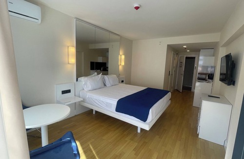 New Boulevard Hotel | Charming 1-bedroom hotel in wonderful Batumi with WiFi, AC