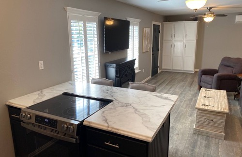 Kingston House | Charming 1-bedroom house in Buncombe Creek - Kingston, OK