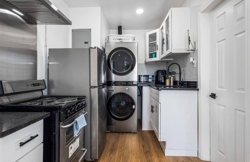 Pittsburgh House | Charming 1-bedroom house 1/2 mile access to Atlanta Beltline