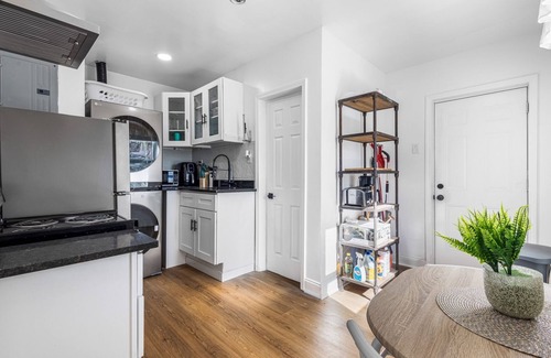 Pittsburgh House | Charming 1-bedroom house 1/2 mile access to Atlanta Beltline