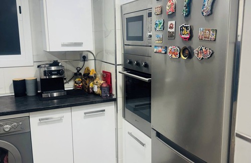 Carretera de Cadiz Apartment | Charming 1-bedroom in a shared apartment -nNear beach