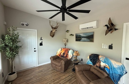 Somerset Cabin | Charming 1-bedroom lodge in fabulous Somerset with AC
