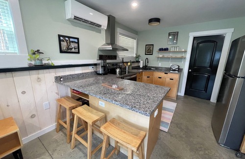 Lincolnville Apartment | Charming 1-bedroom apartment with AC, WiFi in tranquil Lincolnville