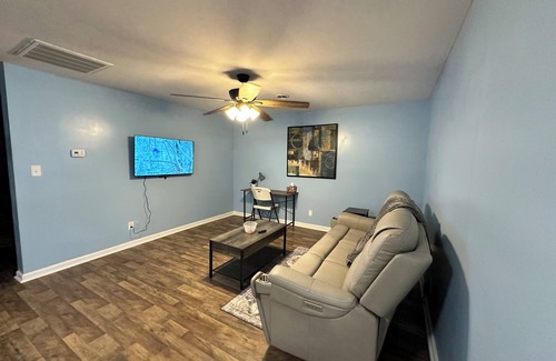 Drayton Cottage | Charming 1 or 2-bedroom cottage retreat, full kitchen, bath, and laundry