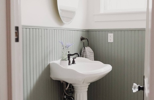Drayton Plains Other | Charming 1896 farmhouse in Clarkston