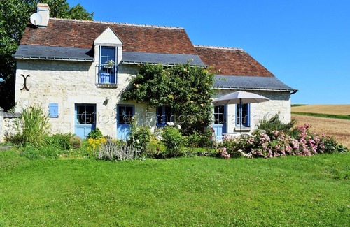 Crissay-sur-Manse Cottage | Charming 1850 Restored House, Private Garden, Modern Amenities, Near Crissay-sur-Manse