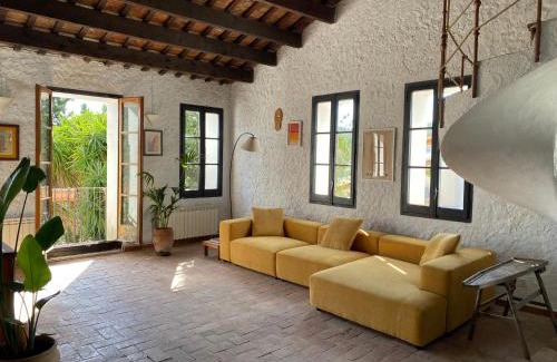 Vora-Sitges Villa | Charming 18th-Century Retreat