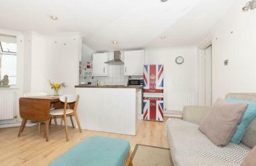 Wimbledon Hotel | Charming 1BD Flat with Garden Wimbledon Village