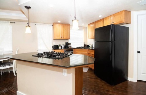 Lower Avenues Apartment | Charming 1Bdrm Extensive Cleaning Downtown SLC