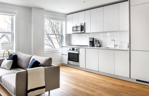 Winter Hill Apartment | Charming 1BR, Minutes from Union Square, Porter Square, and Davis Square