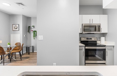 Everett Apartment | Charming 1BR Near Encore 7842