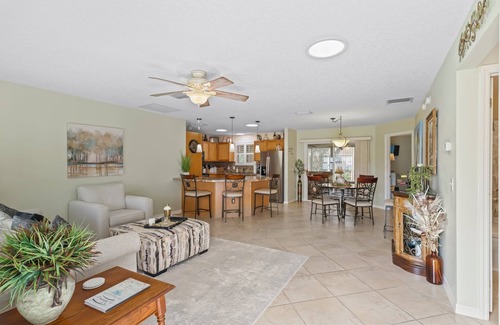 Liberty Park Cottage | Charming 2/2 Cottage in Liberty Park – Golf Cart Included!