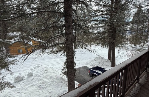 Thayne Cabin | Charming 2-bedroom cabin, bordering forest WiFi and Hot Tub in Star Valley Ranch