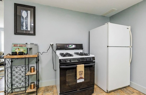 Muncie House | Charming 2-bed/1-bath house close to IUH Ball, BSU in Muncie