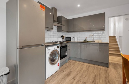 Wandsworth Apartment | Charming 2-bed Apartment in South West London