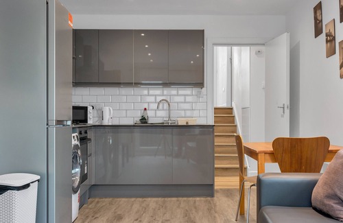 Wandsworth Apartment | Charming 2-bed Apartment in South West London