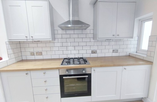 Stratford Apartment | Charming 2-bed Apartment in London