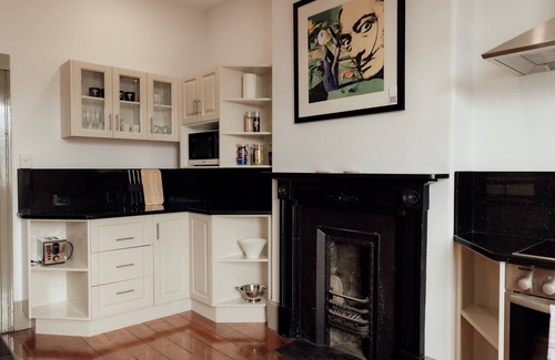 Launceston CBD Apartment | Charming 2-Bed Apartment in Launceston CBD