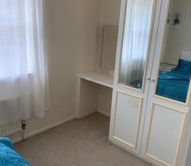 Greenwich House | Charming 2-Bed House in London