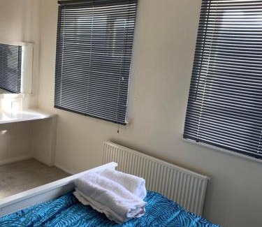Greenwich House | Charming 2-Bed House in London