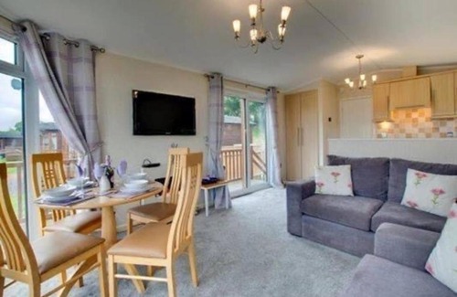 Morpeth House | Charming 2-Bed Lodge with Hot tub in Morpeth