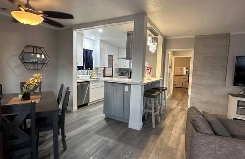 Huntington Beach House | Charming 2-bedroom house in awesome Huntington Beach downtown steps to its beach
