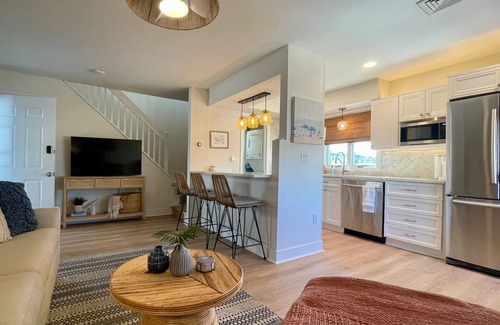Ortley Beach House | Charming 2-bedroom townhome in Ortley Beach 1 block to beach