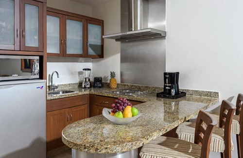 Las Jarretaderas Resort | Charming 2-bedroom Suite with fitness room and AC in beautiful Nuevo Vallarta