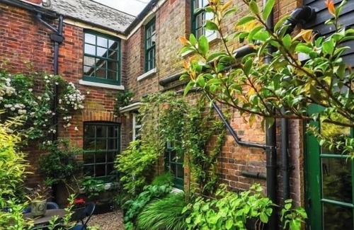 Rye Cottage | Charming 2-bedroom 2-bathroom cottage in central beautiful medieval Rye