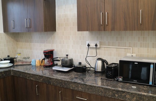 Taj Ganj Apartment | Charming 2-bedroom, 2-bathroom spacious apartment nestled near "Taj Mahal"