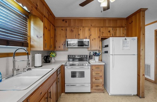 Olivia Apartment | Charming 2-bedroom, 2 bth apartment with water views, golf, quiet community