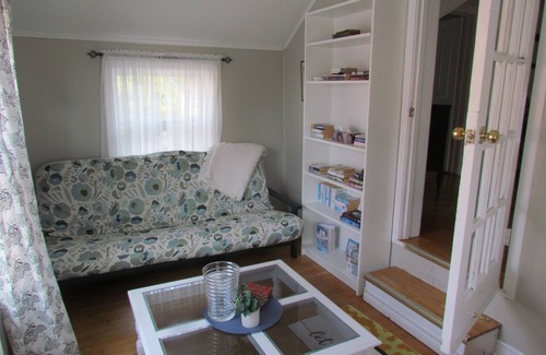 Kingsville Apartment | Charming 2-bedroom apartment with AC and WiFi in lovely Kingsville