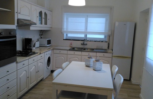 Pataias Condo | Charming 2-bedroom apartment in Praia de Paredes da Vitória