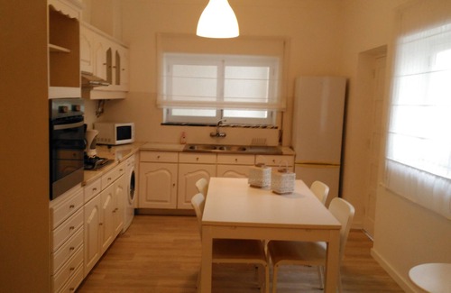 Pataias Condo | Charming 2-bedroom apartment in Praia de Paredes da Vitória