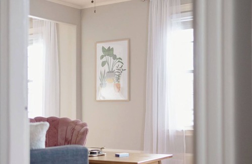 East End Apartment | Charming 2-bedroom apartment with AC, WiFi in fabulous Portland