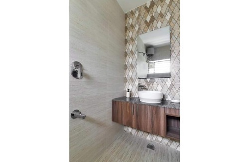 Thousand Lights Apartment | Charming 2-bedroom apartment with WiFi, AC in Chennai