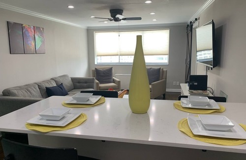 Peachtree Center Apartment | Charming 2-bedroom apartment with AC, WiFi with Pool Access 1808