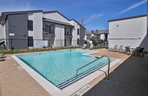 Sherman Apartment | Charming 2-bedroom apartment with AC, washer/dryer, WiFi in Sherman and pool