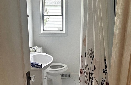 Martins Creek Apartment | Charming 2-bedroom apartment with AC, WiFi in fabulous Easton