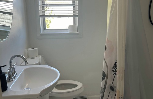 Martins Creek Apartment | Charming 2-bedroom apartment with AC, WiFi in fabulous Easton
