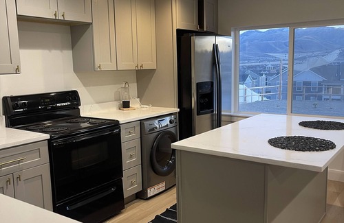 Saratoga Springs Apartment | Charming 2-bedroom basement apartment with AC, WiFi in awesome Saratoga Springs