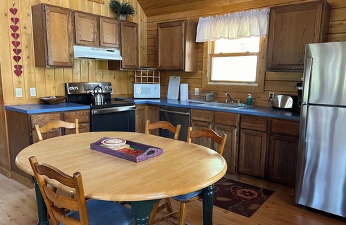 Bar Harbor House | Charming 2-bedroom Cabin with WiFi, AC in amazing Bar Harbor